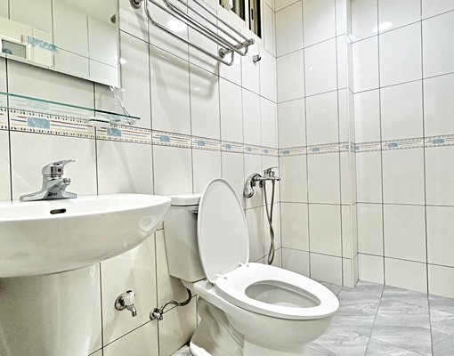 烏日可圈可點精美小資陽台獨洗🍀系統櫃木質地板 - Image 6