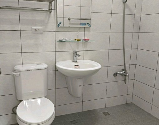 和式雅房/全新衛浴、可租補、有陽台 - Image 5