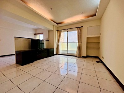 本店專約🌈鼎山商圈・次頂樓三房平面車位稀有釋出🌈