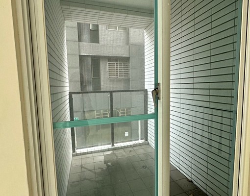 圓山捷運三角窗挑高1+2樓店住 - Image 10