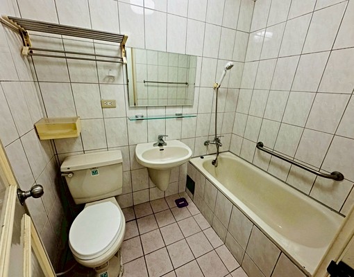 純心房緣♥精武車站新光學區超好地段★近東區四房★可租補入戶籍 - Image 12