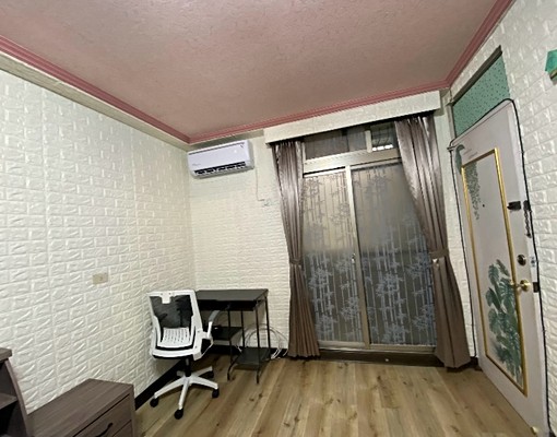 公園路有陽台全新衛浴包租代管仲介勿擾） - Image 3