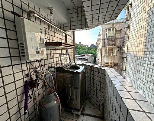 新和國小/免爬梯/格局方正採光通風/家具齊全獨洗曬/包裹垃圾 - Image 14