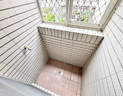 勤益科大秒殺🔥可租補小資套✨陽台獨洗曬✨室內機車✨子母車 - Image 5