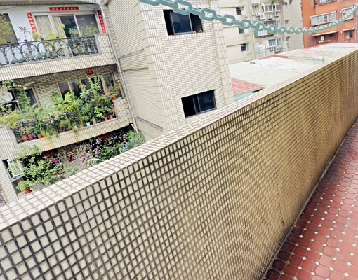 市中心乾淨女雅房、獨立陽台採光通風佳、生活機能便利 - Image 7