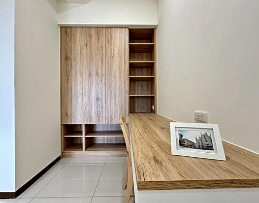 朝南視野拎包入住漂亮2+1房平車 - Image 8