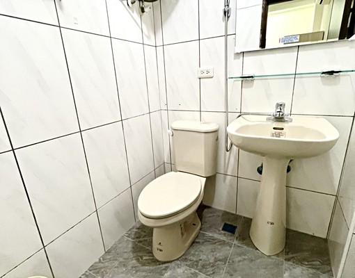 🏠超值大套房出租–僅租4600元！此區最划算選擇！ - Image 3