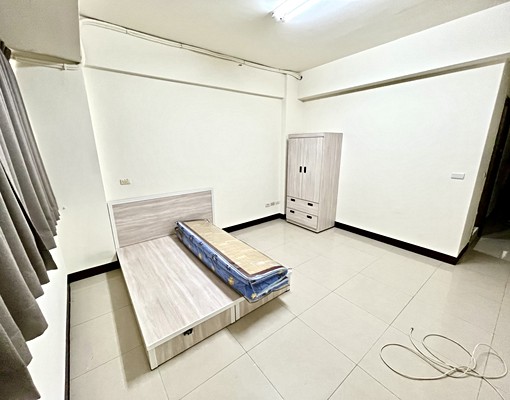 🏠超值大套房出租–僅租4600元！此區最划算選擇！ - Image 5