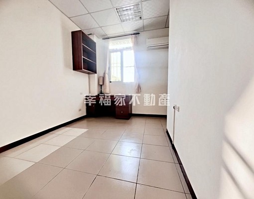 北區實踐街鐵路旁整新美透天 - Image 6