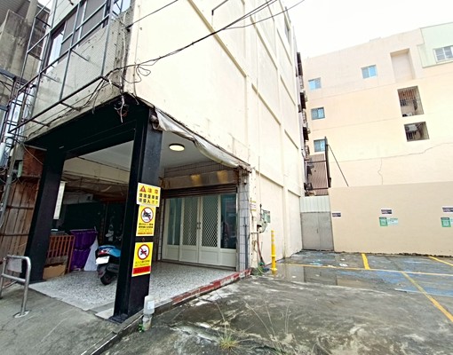 民生路透店分層出租 - Image 1