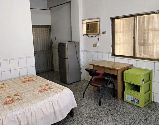 高市前鎮區採光棒5000八坪單身女性套房 - Image 2