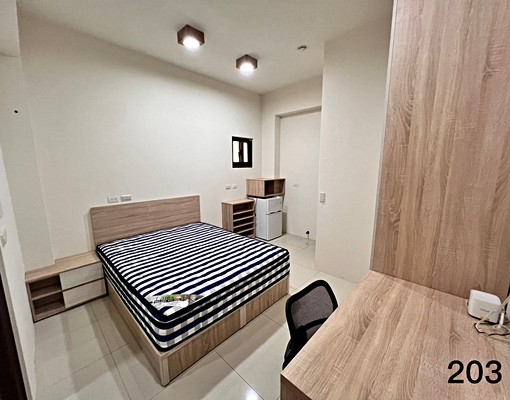 電梯套房｜東海榮總靜宜中科｜陽台獨洗曬｜採光通風優｜室內車位 - Image 2