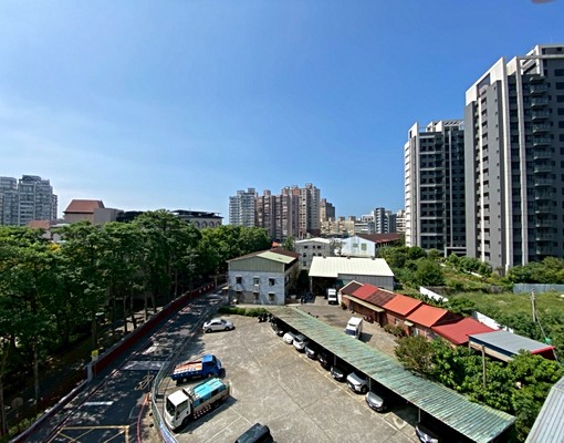 新興國小旁@珍珠官邸陽光大4房(可租補貓咪) - Image 3