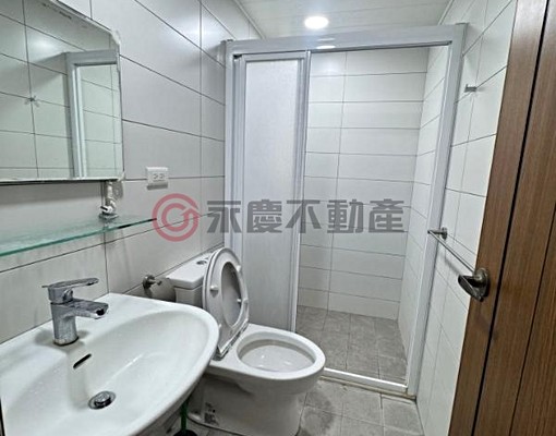 中西區近火車站衛民街有陽台的精美套房 - Image 2