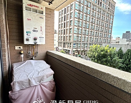 市中心電梯大套房✨獨立陽台洗衣機｜可養貓🐱有流理台警衛管理 - Image 9