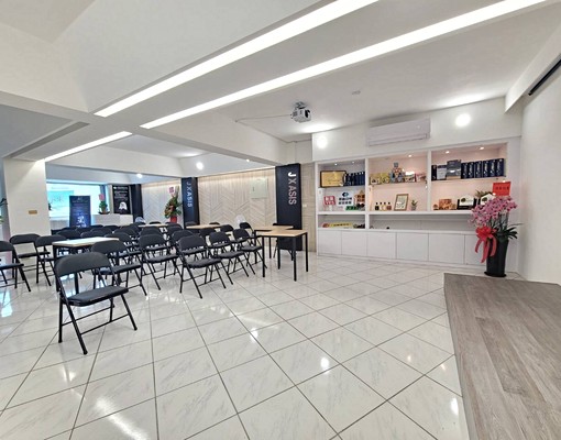 西屯逢甲黎明路！室內62坪大坪數，辦公室使用空間！附全新冷氣 - Image 3