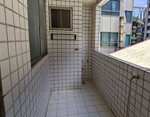 有電梯文心&崇德辦公室出租~洽陳品玲 - Image 5