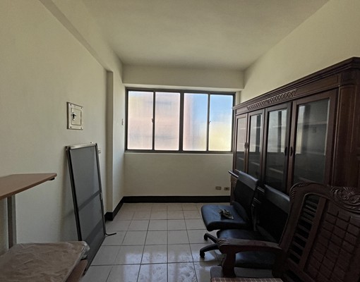 鼓山車站邊間小透天(門口停車) - Image 8