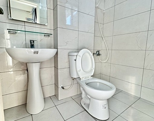 屋齡新✨電梯美房✨陽台獨洗曬✨可戶籍可租補✨台電分算✨流理台 - Image 4