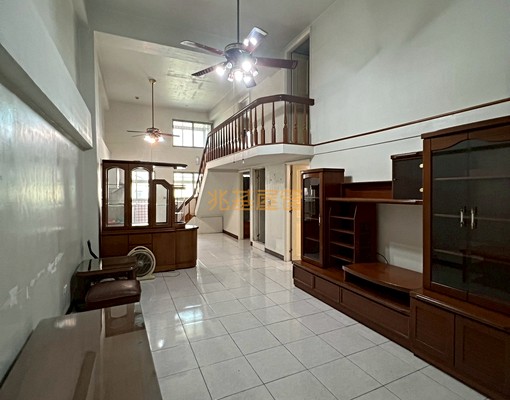 兆基🏡歸仁挑高美四房*可租補可寵含平車 - Image 1