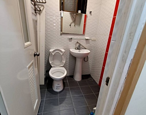 中國醫藥大學附設醫院旁套房....樓下即美食街區 - Image 4