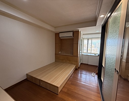 中山國小捷運有陽台天然瓦斯景觀大套房 - Image 1