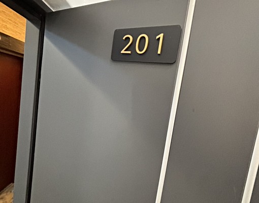 勤益科大⭐陽台電梯兩房⭐投影機大螢幕⭐溫馨可貓 - Image 8