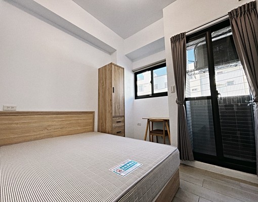 勤益科大⭐陽台電梯兩房⭐投影機大螢幕⭐溫馨可貓 - Image 4