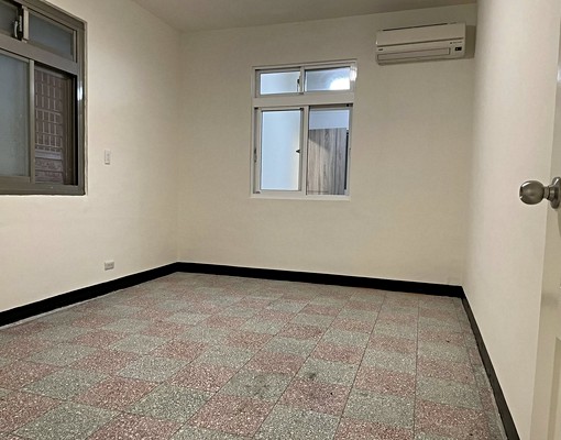 新店區公所捷運站旁1樓住/辦-50坪出租 - Image 6