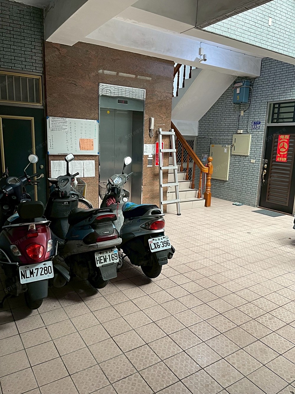 室內機車位