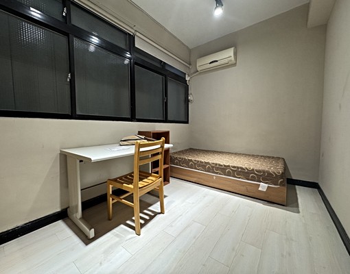 捷運士林站學區大雅房限女可入籍可租補可貓 - Image 2