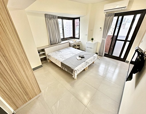 🍂忠孝夜市✨獨立陽台✨租屋補助✨全新系統櫃✨衛浴開窗 - Image 3