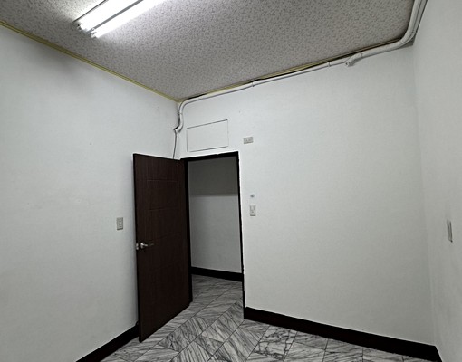 中山二路公寓出租,夜市美食任你選,公車、捷運3分鐘生活圈 - Image 4
