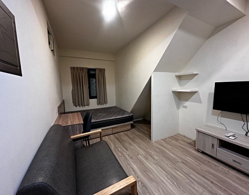 可租補～近三重國小捷運站@獨洗~可貓@一層2戶單純住家 - Image 1