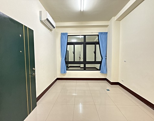 福安八街嶄新電梯套房含水網路第四台電5元可租補多間可選!!! - Image 3