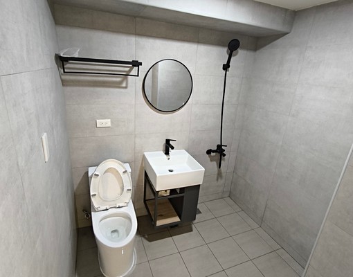 全新整理傢俱可談可租補五權車站2房 - Image 13