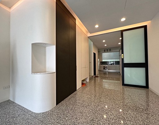 幸福+志豐🙋‍♂️(租)臨路24米善化夜市旁金店住_5萬 - Image 2