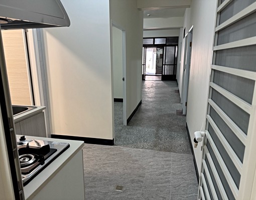 一樓4房~全新整理~住家.倉庫~加工. - Image 11