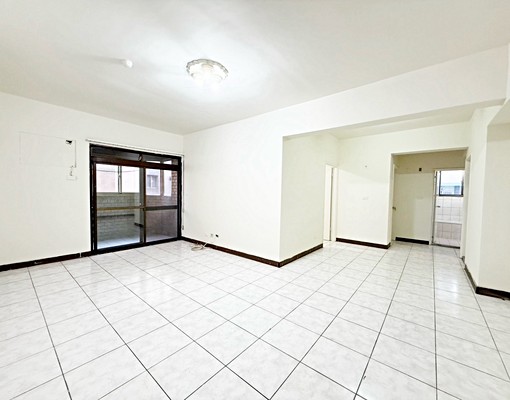 近家樂福☆藝文交通方便高樓通風前後陽台大3房(無傢俱電) - Image 2