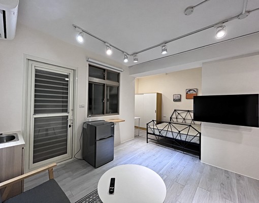 正藝文特區🌈獨立陽台套房有垃圾集中 - Image 3