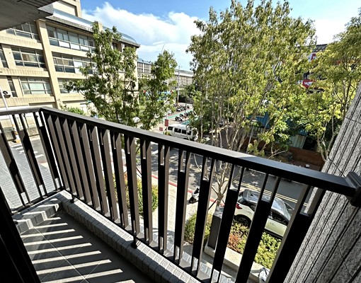 近明新科大【富宇明星樂】全新3房車可補助，寵物 - Image 4