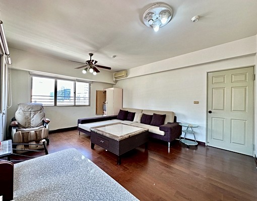 市政府商圈三房次頂樓採光好附車位(都發局後方) - Image 3