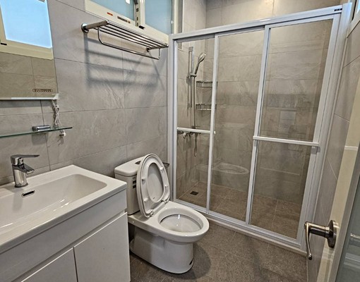 近棒球場/遠百有陽台/獨立洗衣機套房 - Image 6