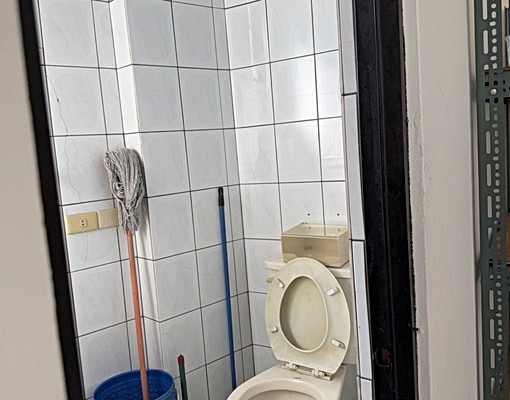 屋主~~~自租，可當廠辦、也可當住家，離中和好市多補貨有夠近 - Image 6