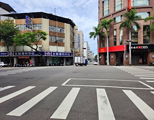 近教育大學勤美審計新村~有電梯美套房~可租補 - Image 13