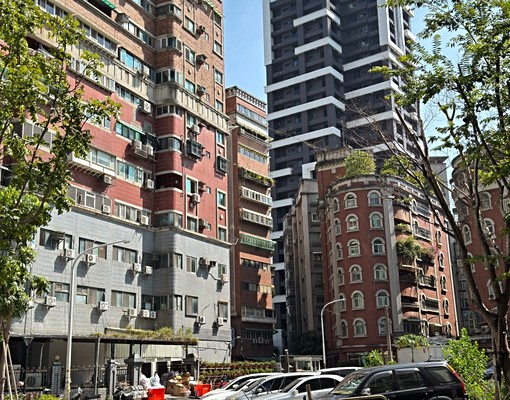 三重低公設電梯大樓四房 - Image 1