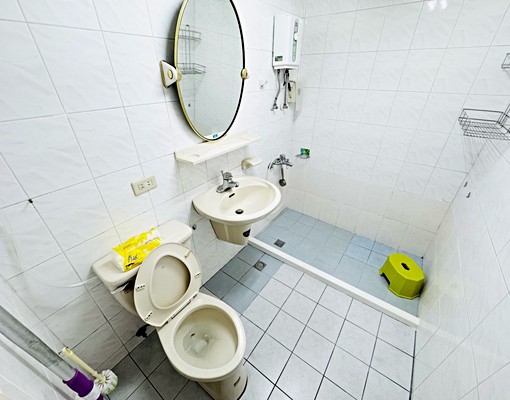 民權西路2分,小資大套房/可兩人,飲水機/機能強/附排風扇 - Image 5