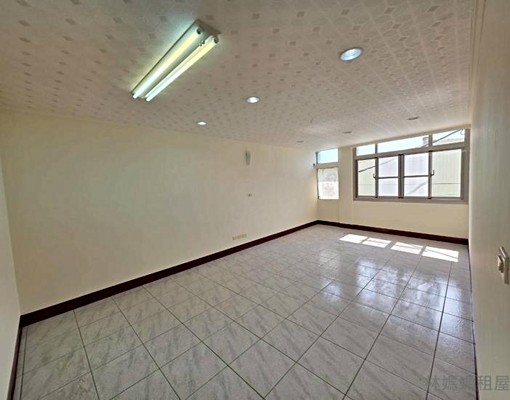 🍎重新整理七房透天空間大-地下車庫可停三台車可寵拜拜 - Image 6
