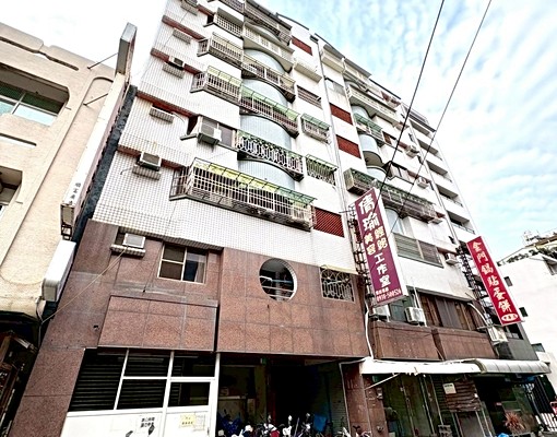 新營『市中心』三房電梯華廈 - Image 1