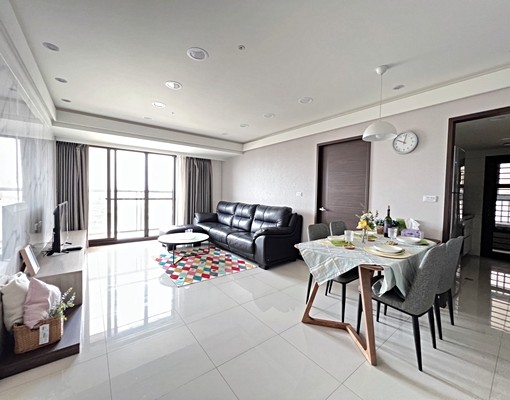 崇德商圈/社區稀有釋出精美裝潢3+1房/附平面車位 - Image 1